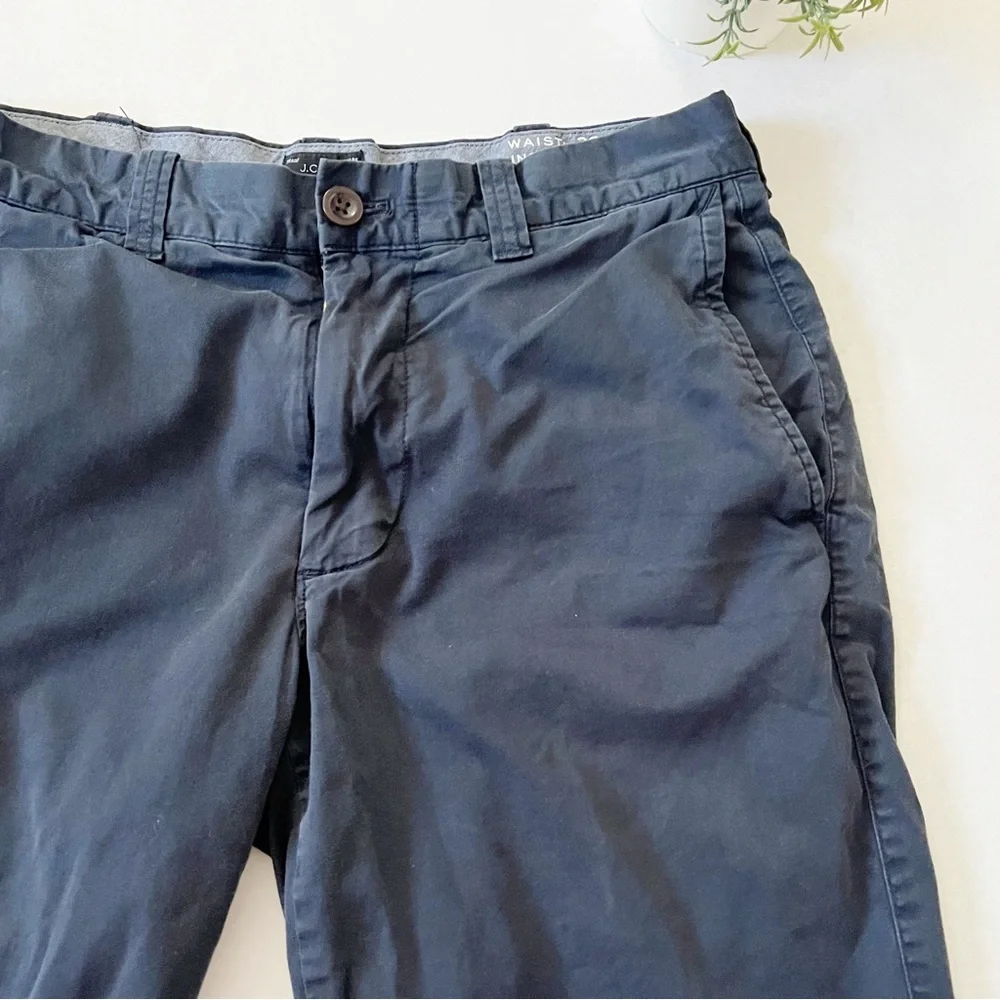 J. Crew Mens 9” Stretch Chino Shorts in Slate Blue